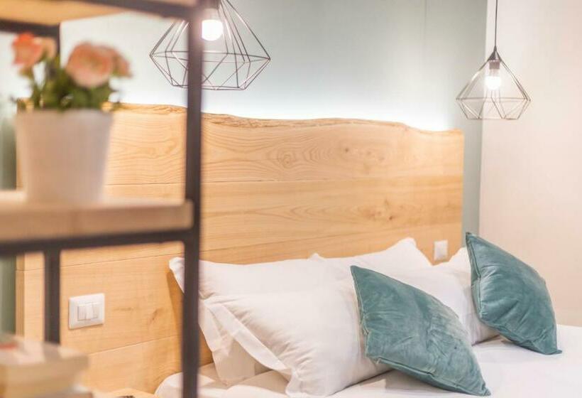 Camera Standard, Campo De' Fiori 34