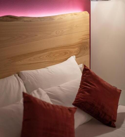 Camera Standard, Campo De' Fiori 34