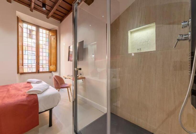 Camera Standard, Campo De' Fiori 34