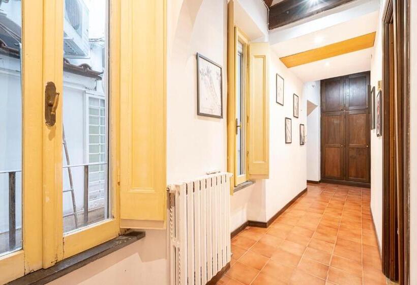 Appartement met 1 Slaapkamer, Campo De' Fiori 34