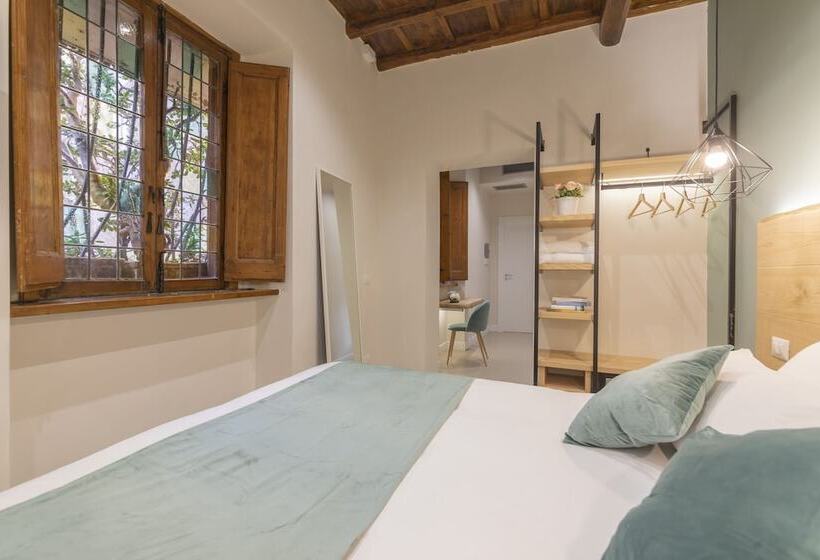 Camera Standard, Campo De' Fiori 34