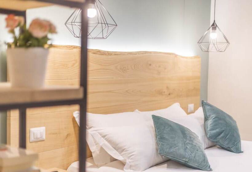 Camera Standard, Campo De' Fiori 34