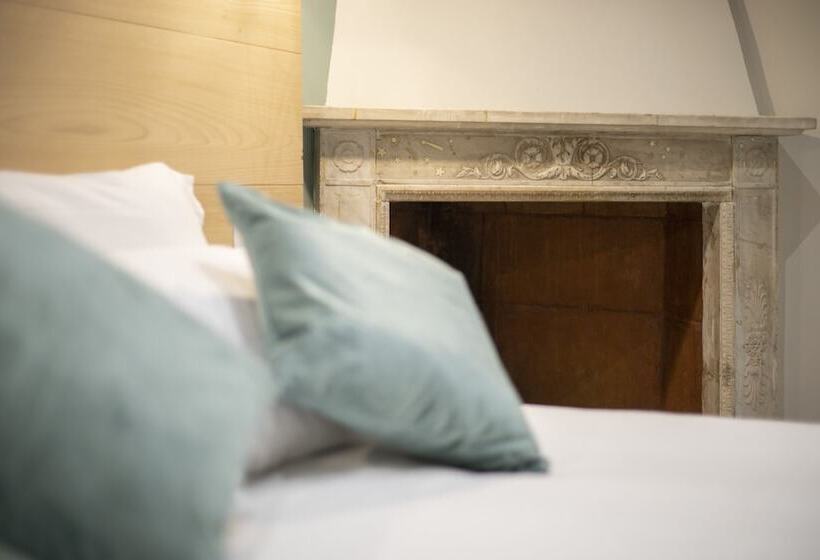 Camera Standard, Campo De' Fiori 34