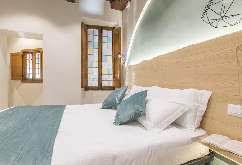 Camera Standard, Campo De' Fiori 34