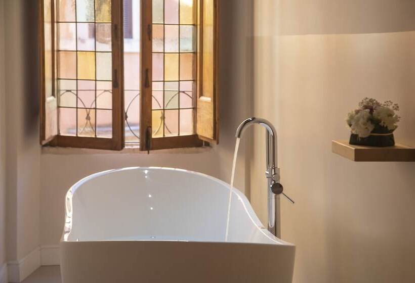 Standaardkamer met Jacuzzi, Campo De' Fiori 34