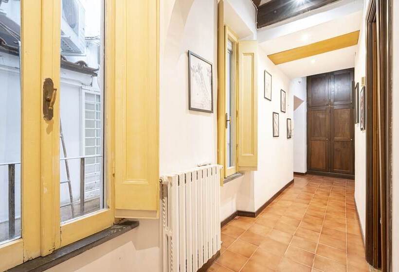 Appartement met 1 Slaapkamer, Campo De' Fiori 34