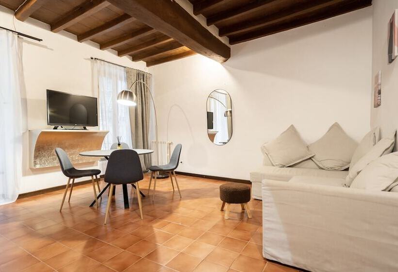 Appartamento 1 Camera da Letto, Campo De' Fiori 34