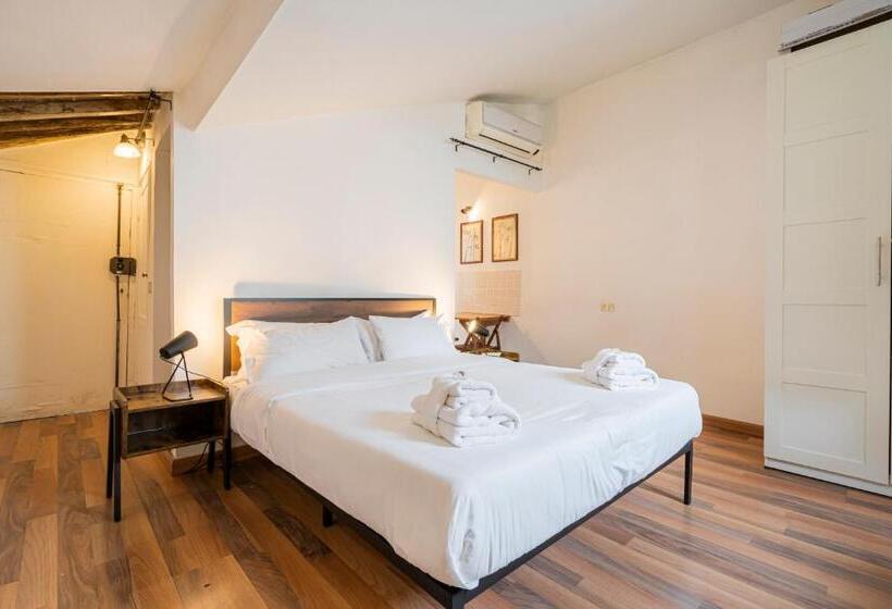 Appartement met 1 Slaapkamer, Campo De' Fiori 34