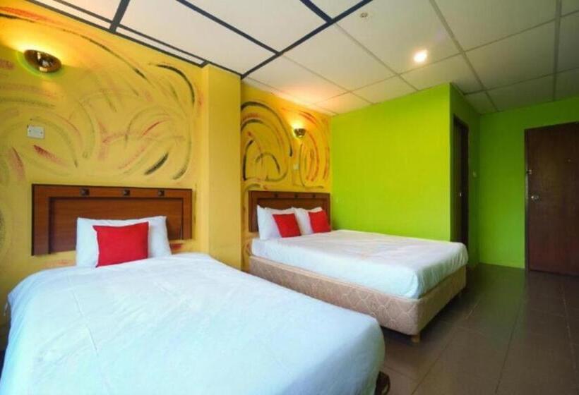 Pokój Deluxe Trzyosobowy, Lumut