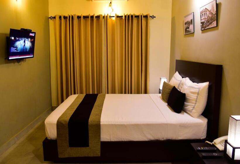 Deluxe Kolmen Hengen Huone, Pine Hill Residence