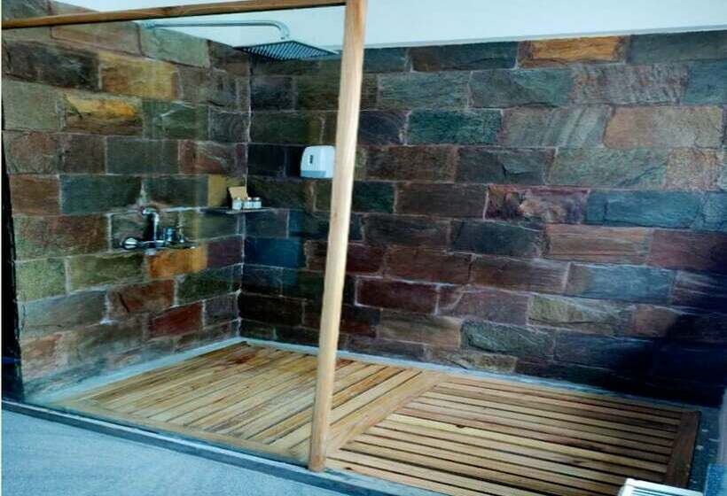 דירת חדר דלוקס, Stone Hedge Hotel Hunder