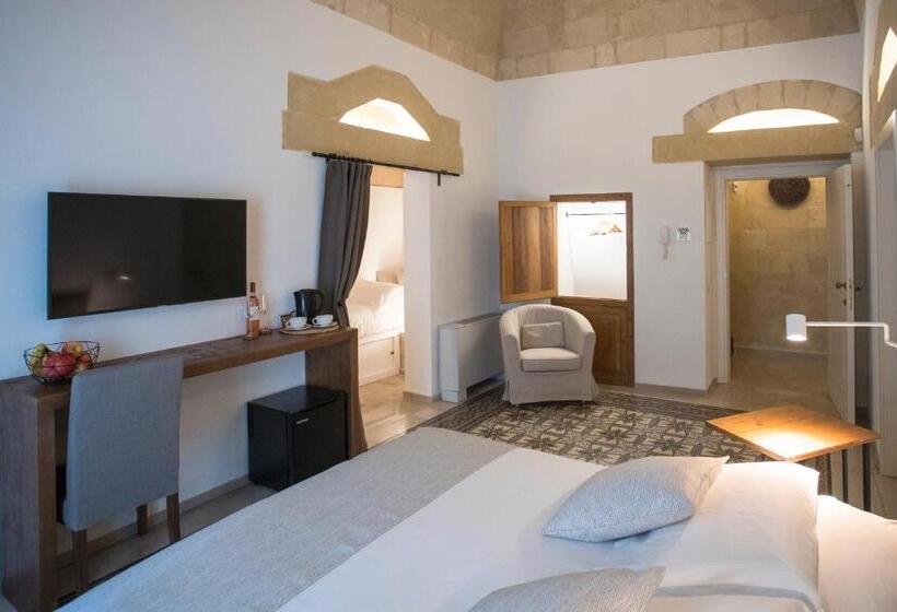 带阳台套房, Palazzo Montemurro