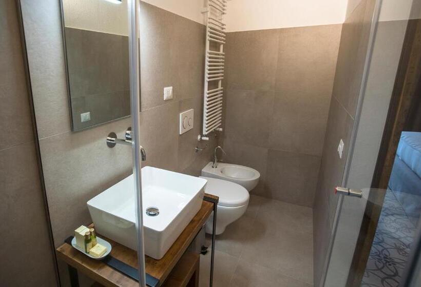 带阳台的豪华间, Palazzo Montemurro