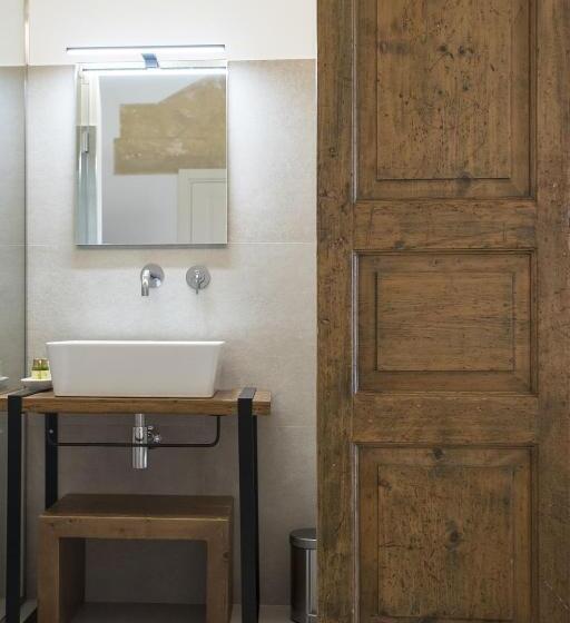 带阳台的豪华间, Palazzo Montemurro