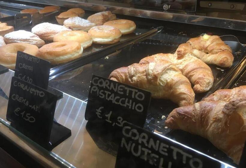 带阳台的豪华间, Palazzo Montemurro