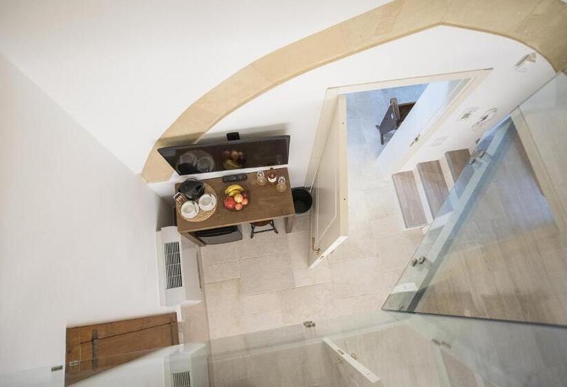 标准三人间, Palazzo Montemurro