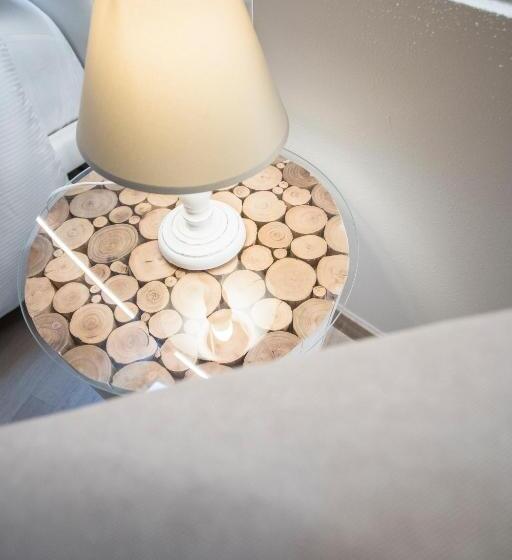 标准三人间, Palazzo Montemurro