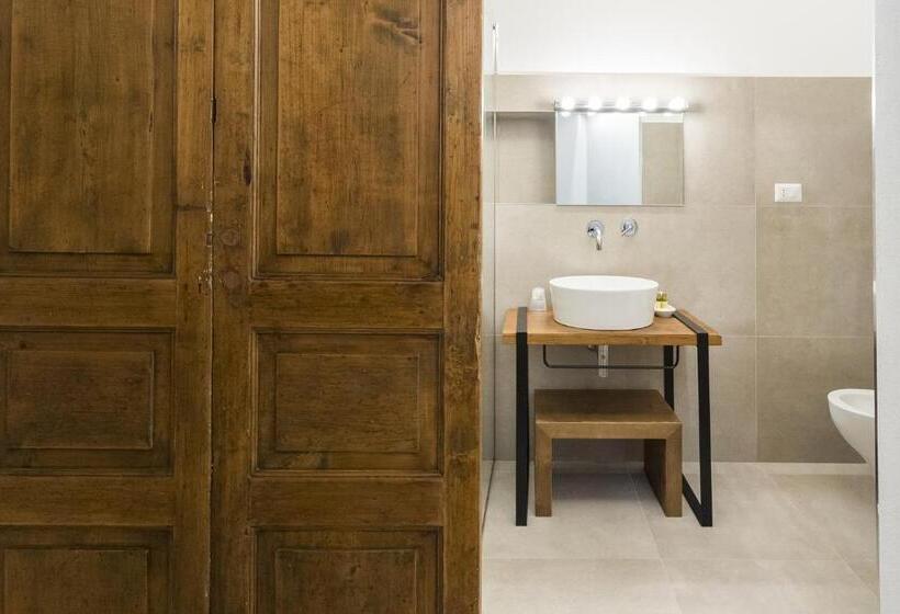 标准三人间, Palazzo Montemurro