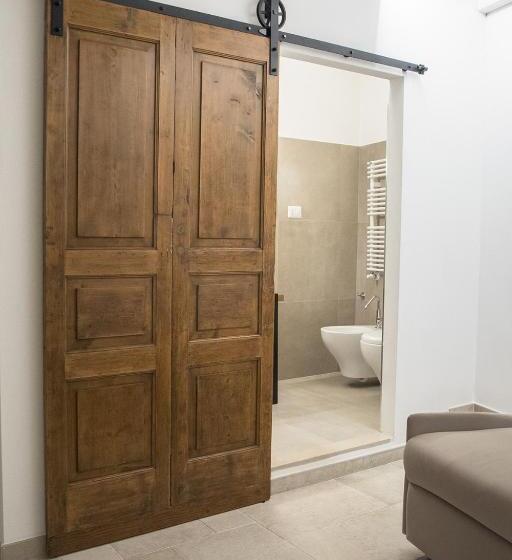 标准三人间, Palazzo Montemurro