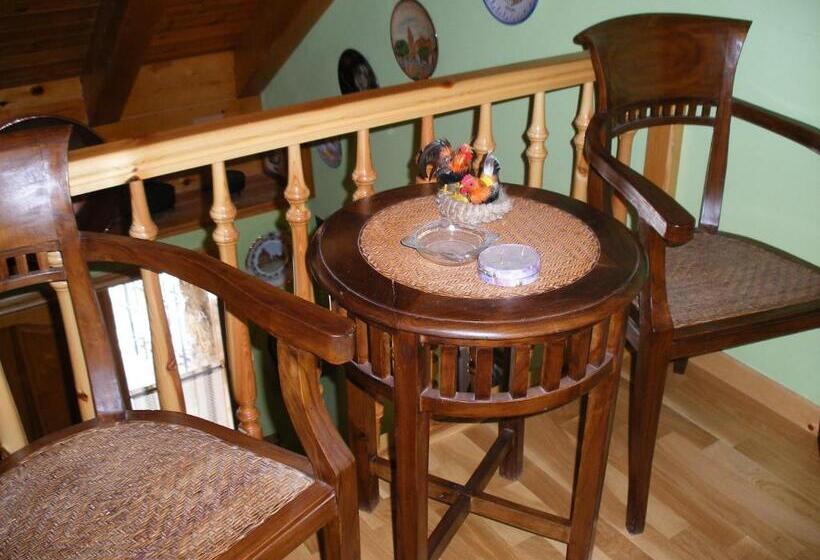 חדר סטנדרט לארבעה, Ca De Graus