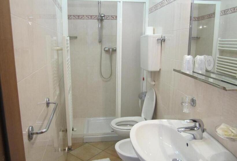 Номер Стандарт Трехместный, Albergo Al Platano