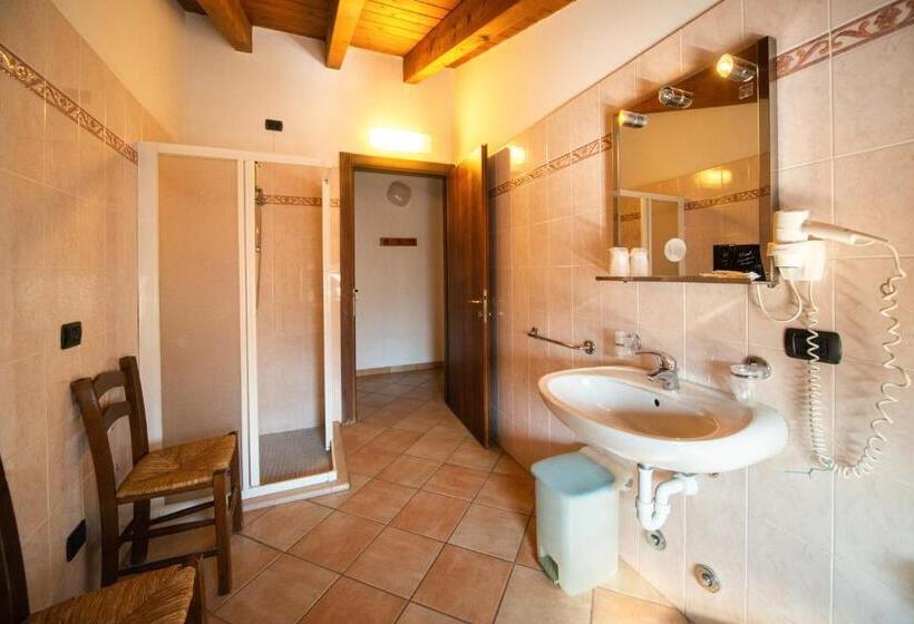 Четырехместный Номер Стандарт, Albergo Al Platano