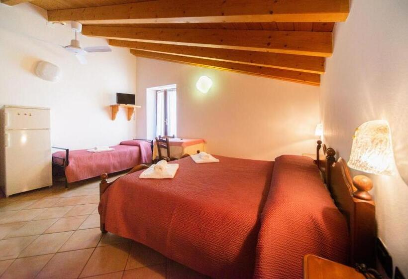 غرفة قياسية رباعية, Albergo Al Platano