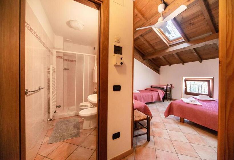 Четырехместный Номер Стандарт, Albergo Al Platano