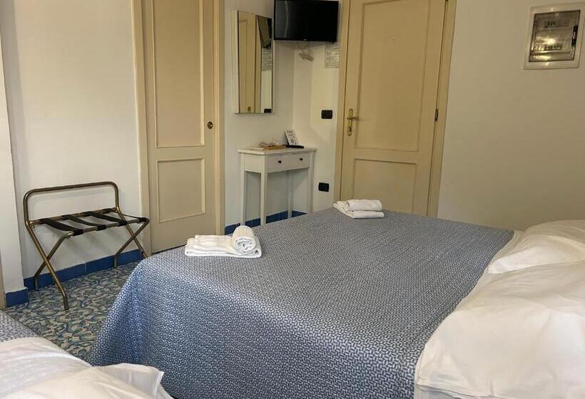 اتاق استاندارد سه نفره, Palma