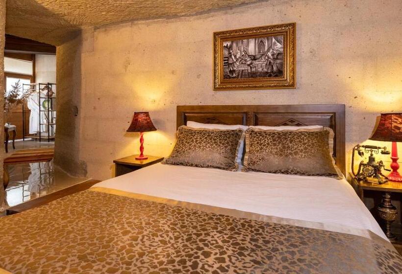 デラックスルーム, Lord Of Cappadocia