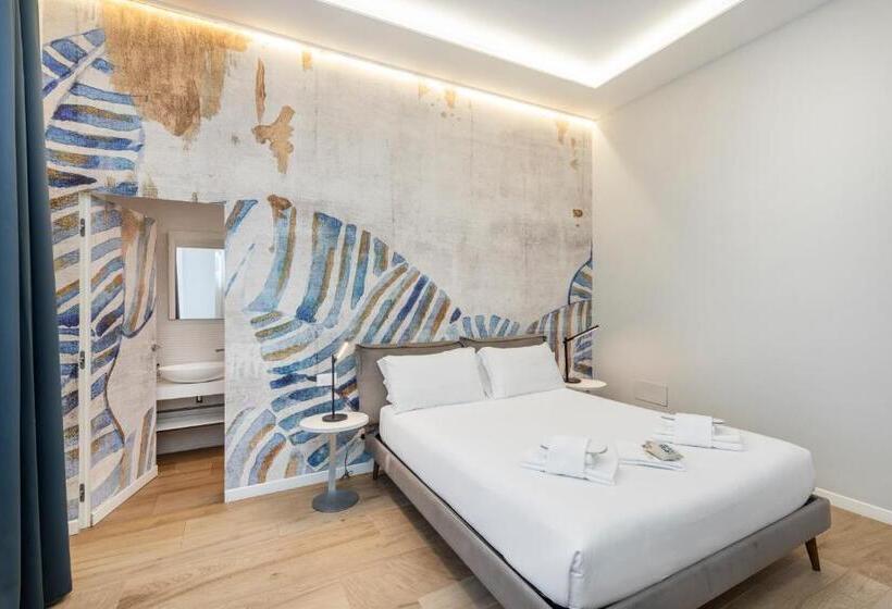 Deluxe Room, Via Milano 52