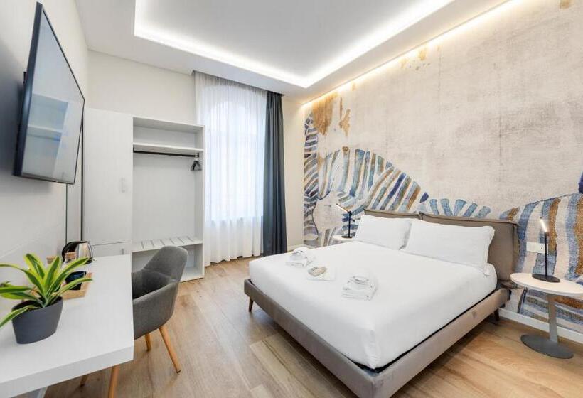 Deluxe Room, Via Milano 52