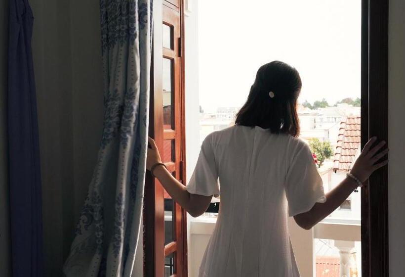 اتاق استاندارد با بالکن, Dalat Happy Hostel