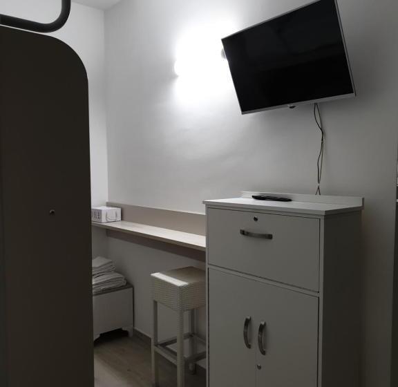 标准间, Iris Home