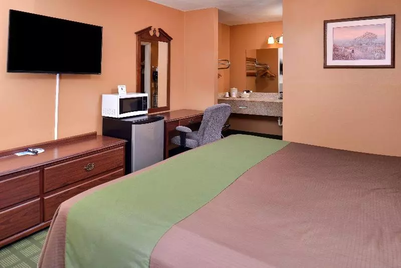 キングサイズベッドのスタンダードルーム, Americas Best Value Inn And Suites Siloam Springs