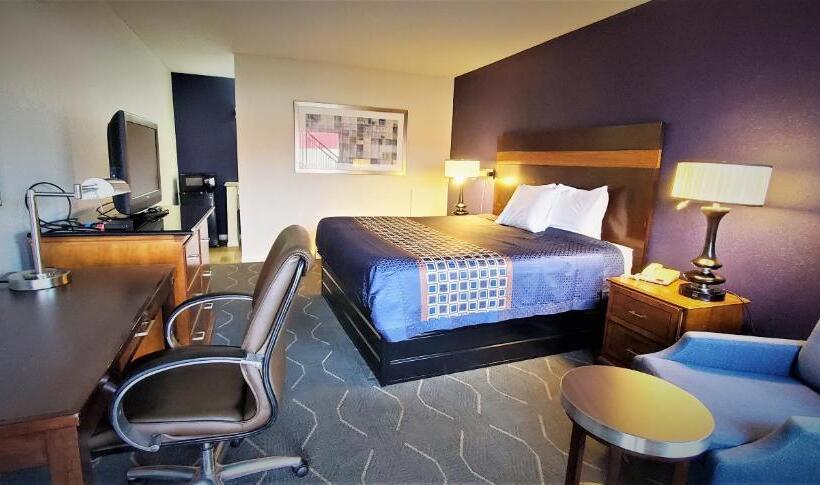 Номер Superior Кровать Кинг, Economy 7 Inn  Newport News