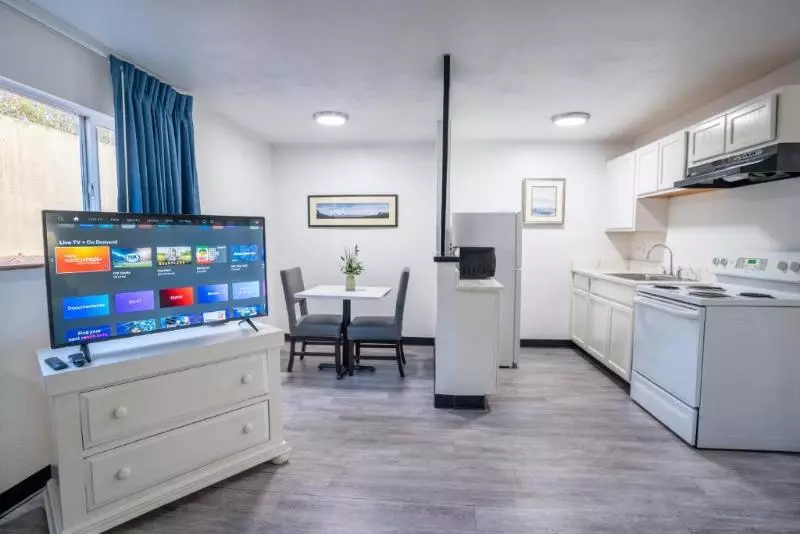 キングサイズベッドのデラックススイート, Kennewick Inn & Suites Tri Cities