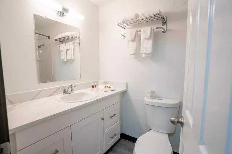 キングサイズベッドのデラックススイート, Kennewick Inn & Suites Tri Cities