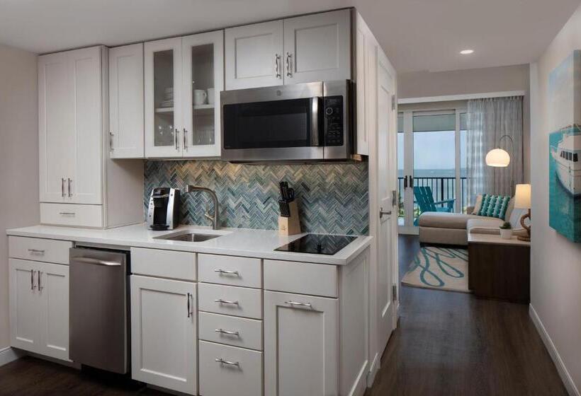 סוויטת 3 חדרי שינה, The Laureate Key West