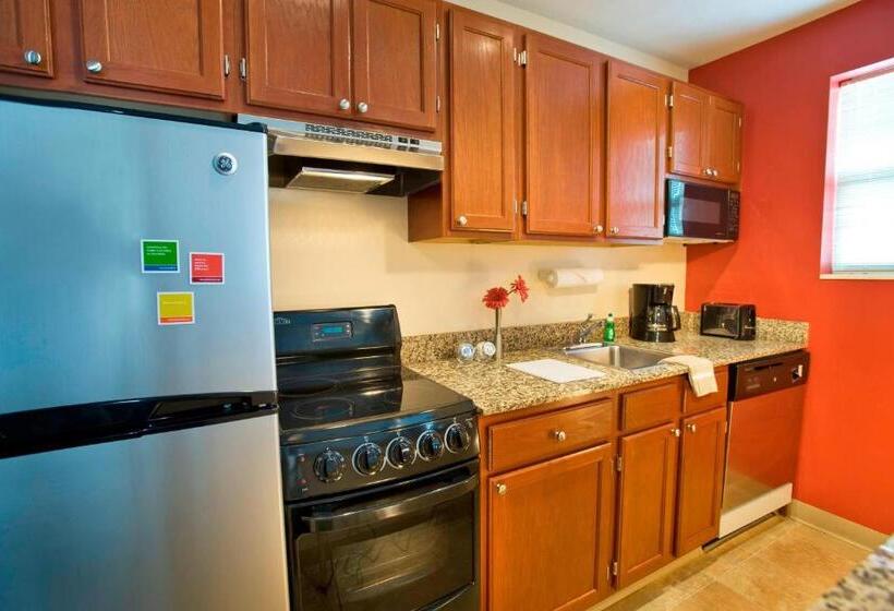 Люкс 2 Спальни, Towneplace Suites Dulles Airport