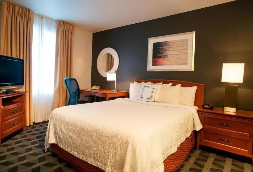 Suite Queen Bed, Towneplace Suites Dulles Airport