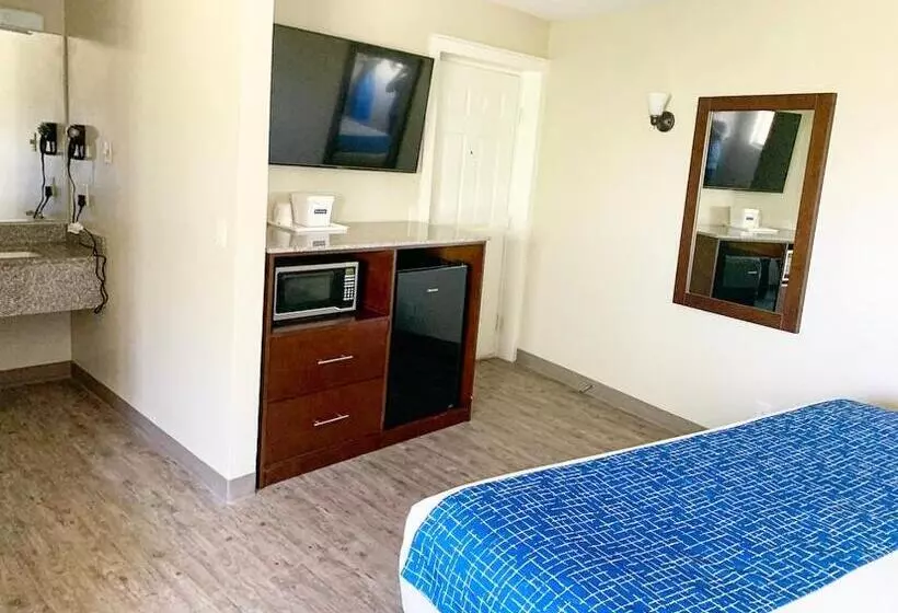 キングサイズベッドのデラックスルーム, Travelodge By Wyndham Cedar City