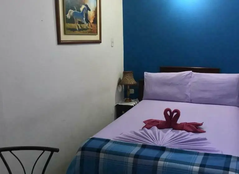 اتاق لوکس, Hostal Puerto Azul