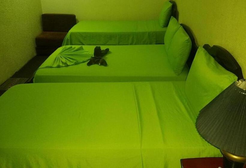 スタンダードトリプルルーム, Hostal Puerto Azul