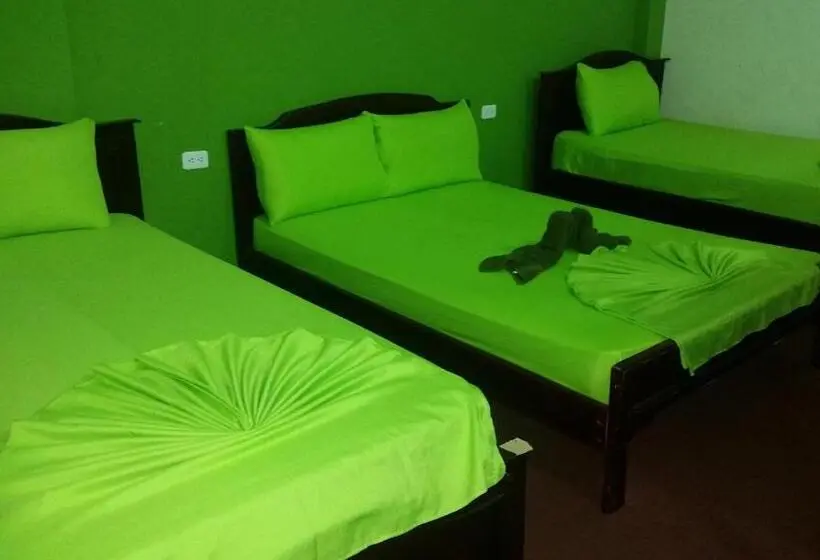 اتاق استاندارد سه نفره, Hostal Puerto Azul