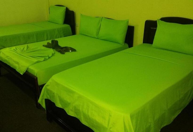 标准三人间, Hostal Puerto Azul