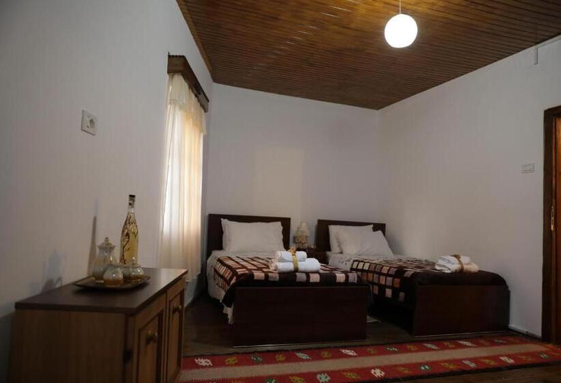 带城市景观的标准间, Guest House Mikel