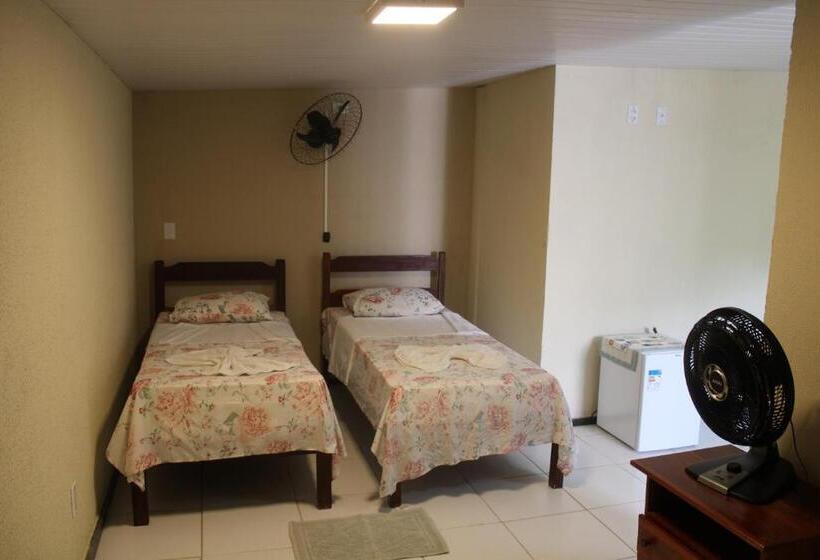 غرفة قياسية ثلاثية, Cantinho Das Flores