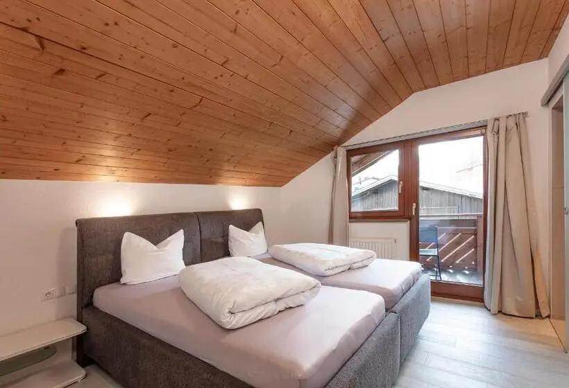 Camera Standard, Haus Saskia