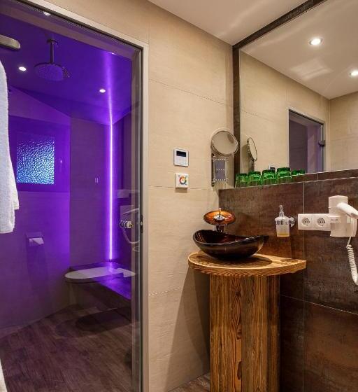 발코니가 있는 4인용 스탠다드 룸, Haus Saskia